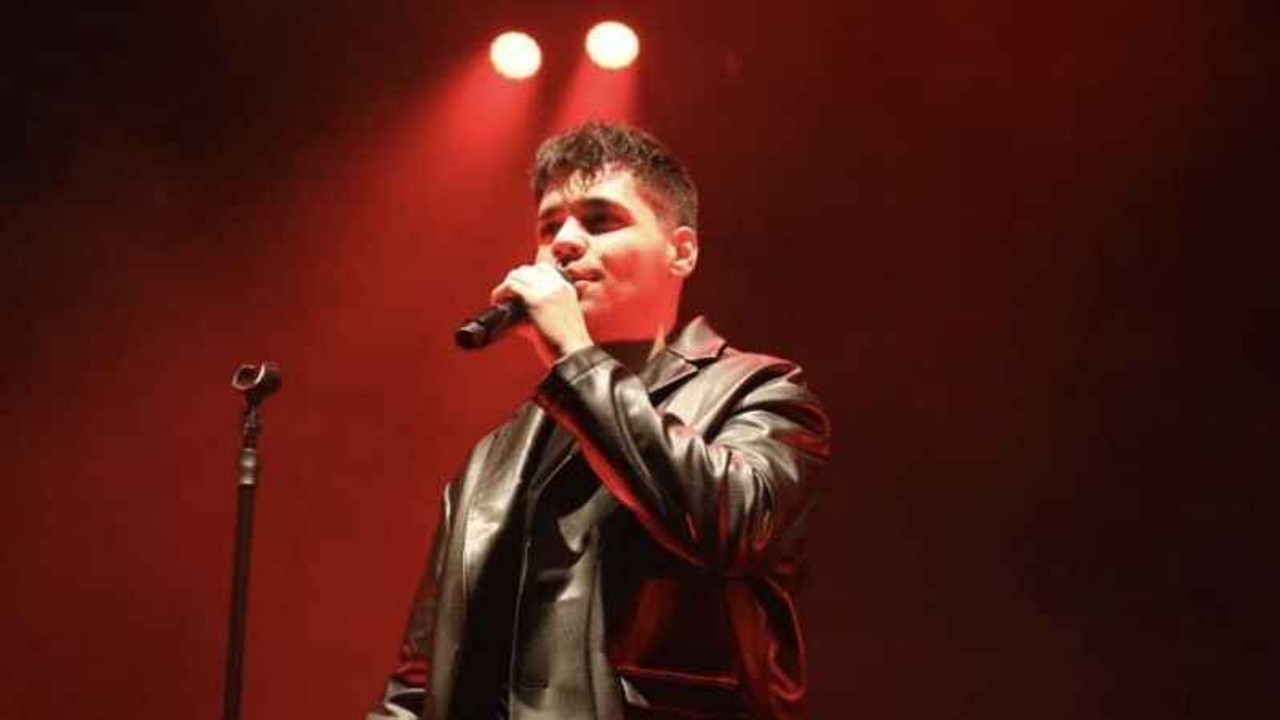 3’üncü İzmit Geleneksel Kadın Festivali’nde Emir Can İğrek rüzgarı