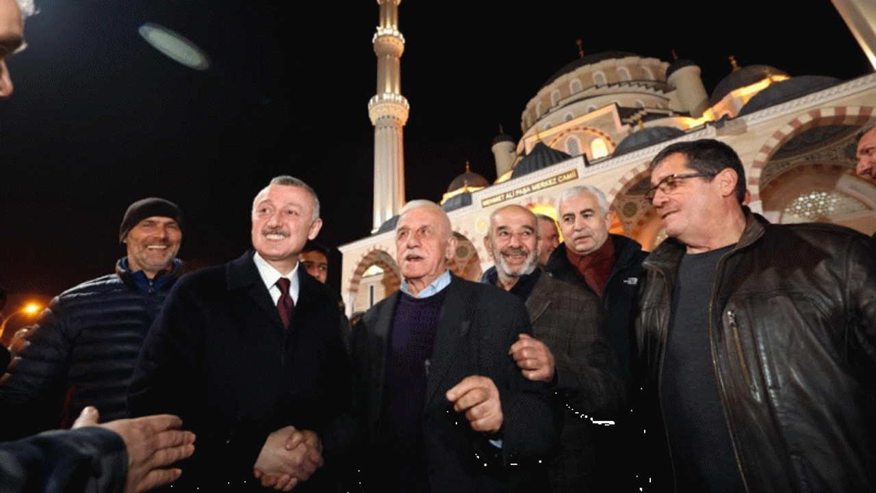 Büyükakın Mehmet Ali Paşa Merkez Caminde ilk teravihye katıldı