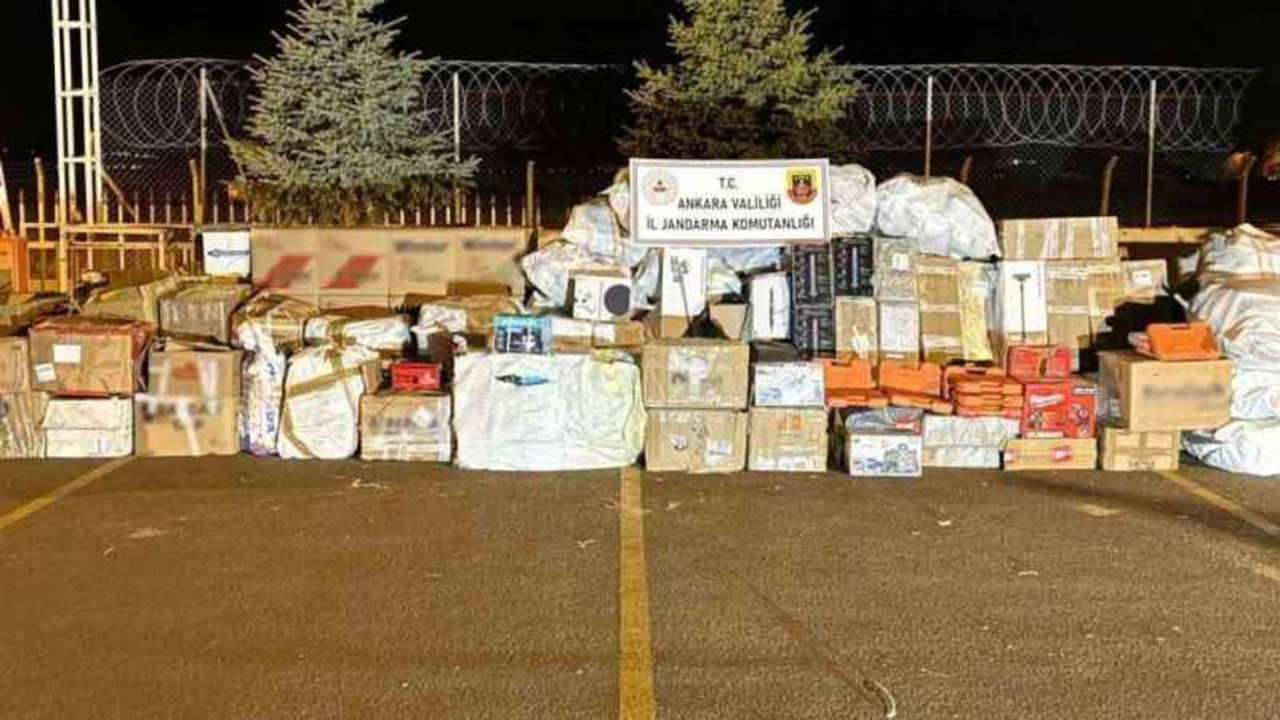 Gümrük kaçakçılarına operasyon: 240 bin adet makaron ele geçirildi