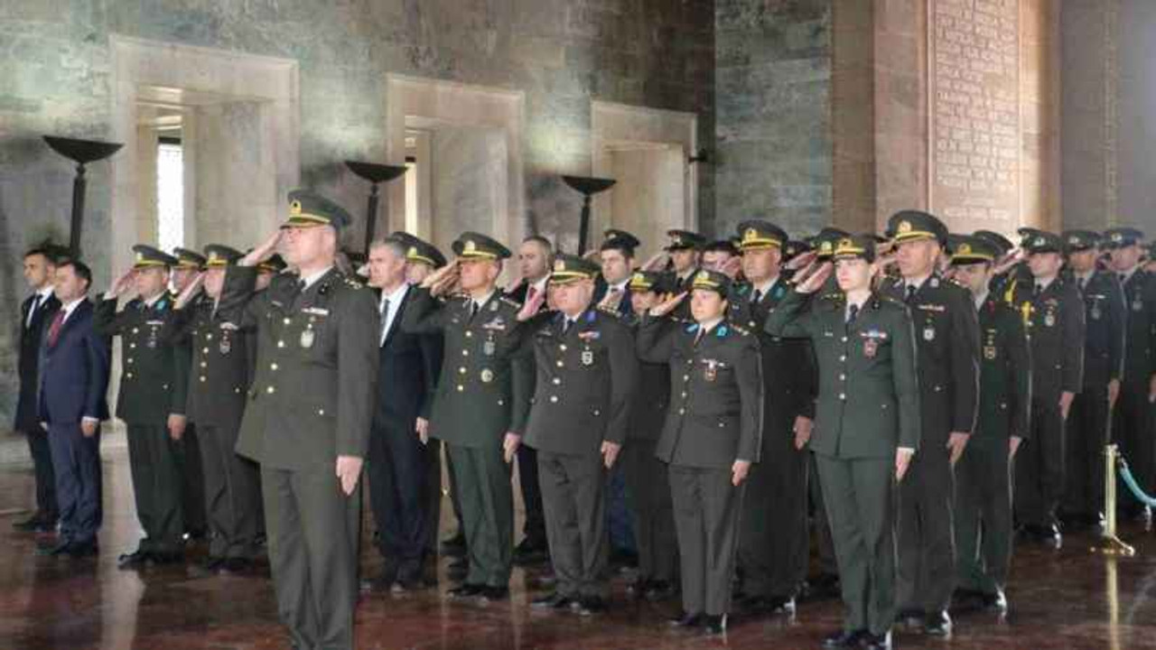 Kara Harp Okulu öğrencileri Anıtkabir’i ziyaret etti