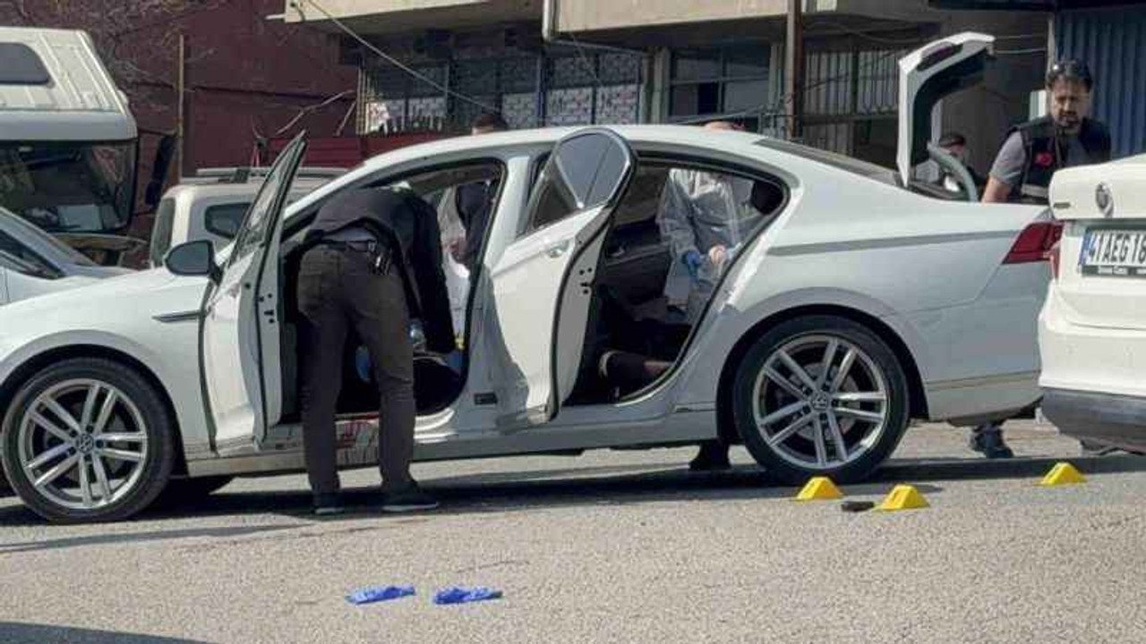 Husumetlisini otomobilden indiği esnada tabancayla vurdu!