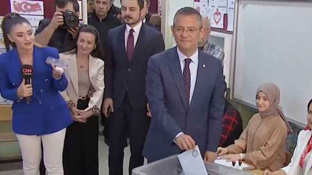 Özgür Özel oyunu kullandı
