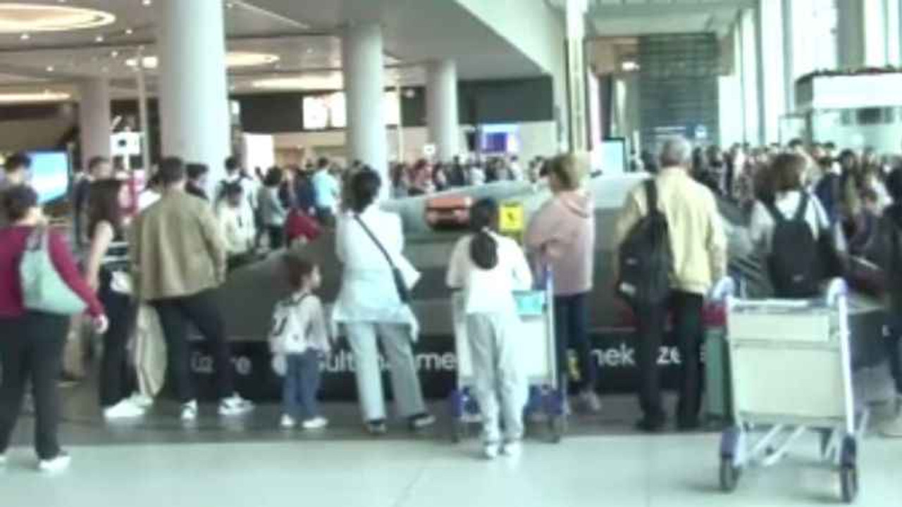 İstanbul Havalimanı’nda bayram dönüşü yoğunluğu