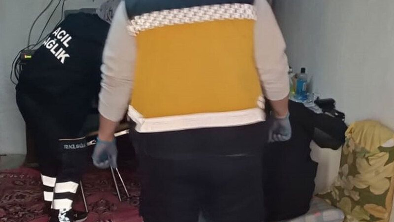 Yalnız yaşayan yaşlı adam evinde ölü bulundu