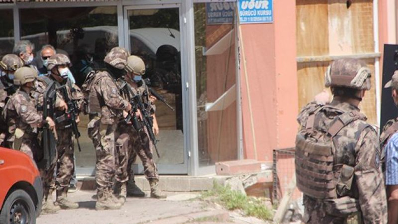 3 ildeki operasyonda 10 şüpheli yakalandı