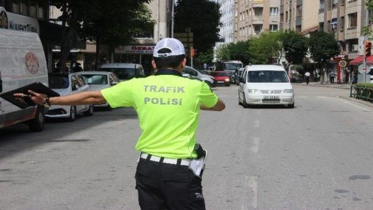 Çakarlı araçlara ceza yağdı: 1 haftada bakın kaç araç denetlendi!