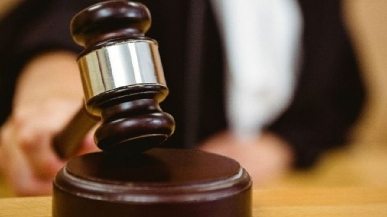 Uyuşturucu davasında sanık avukatından başörtülü hakime reddi hakim talebi