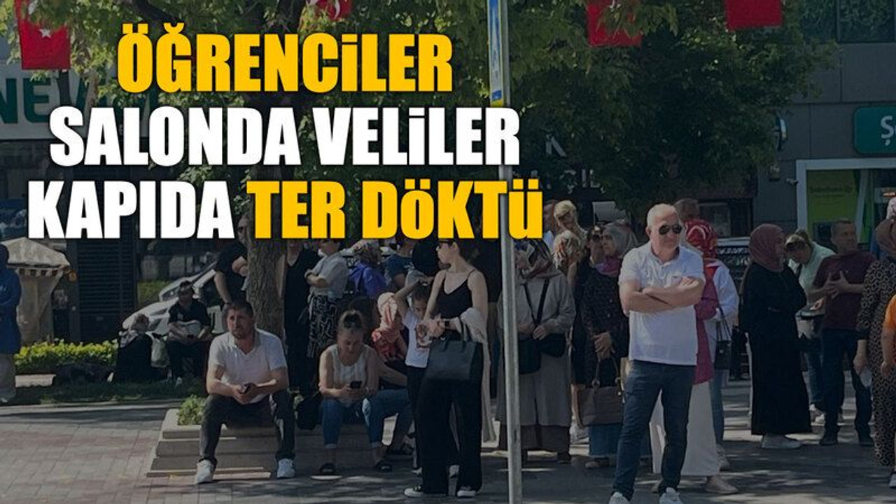 Öğrenciler salonda, veliler kapıda ter döktü