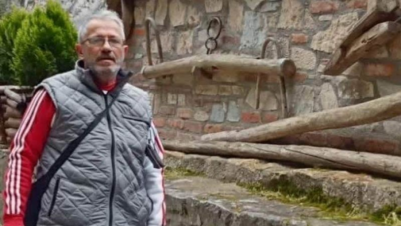 Erdal Erguvan vefat etti