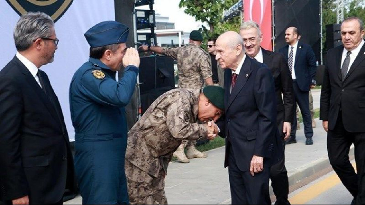 CHP'den 'o fotoğrafa' sert tepki: 'Bu ülke daha çok 15 Temmuz'lar yaşamaya gebedir'