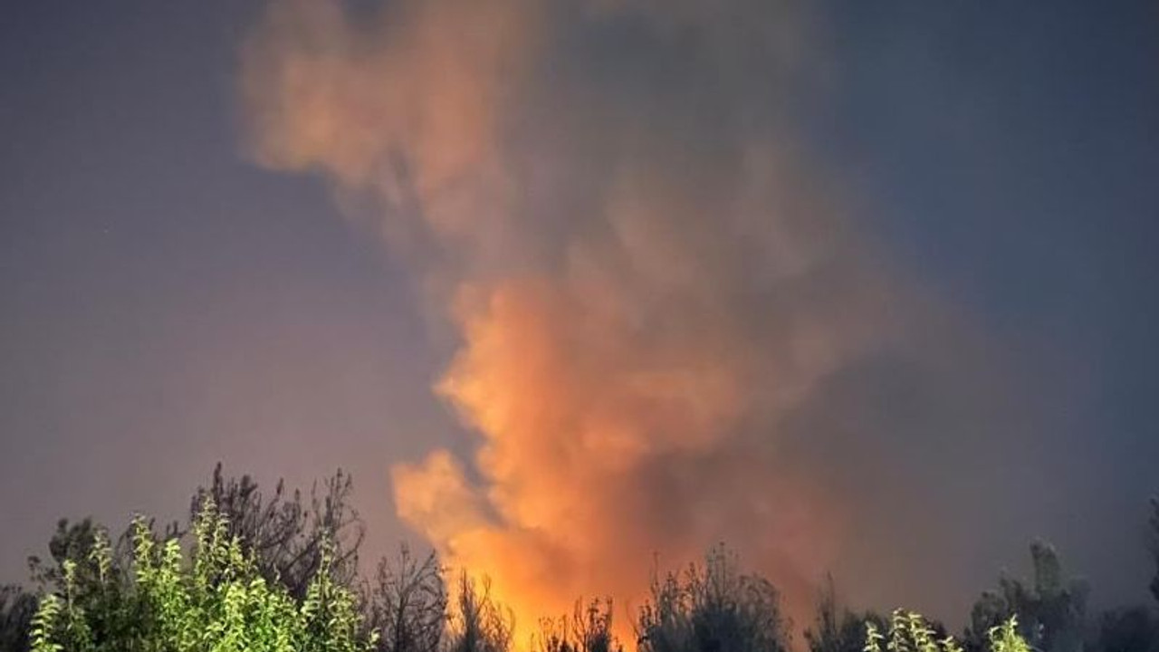 İzmir'de büyük yangın: 10 saattir söndürülemedi!