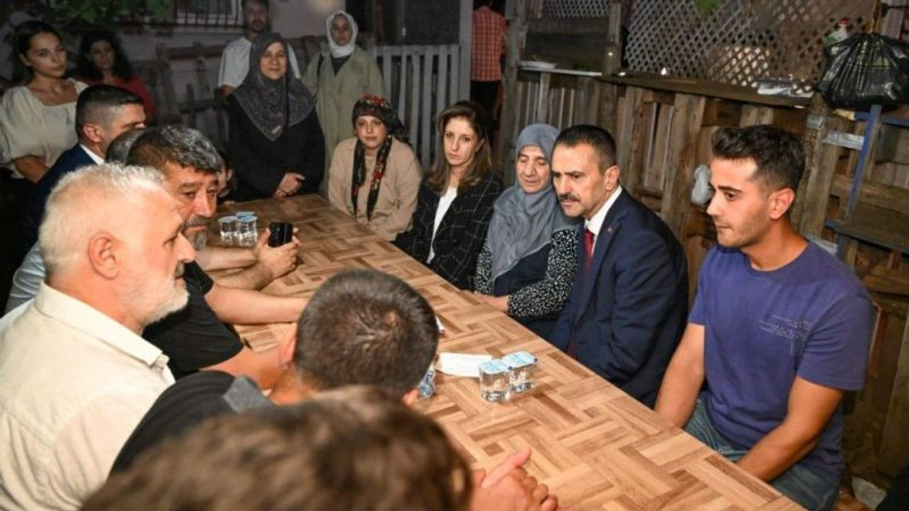 Vali Aktaş şehidimizin evine gitti