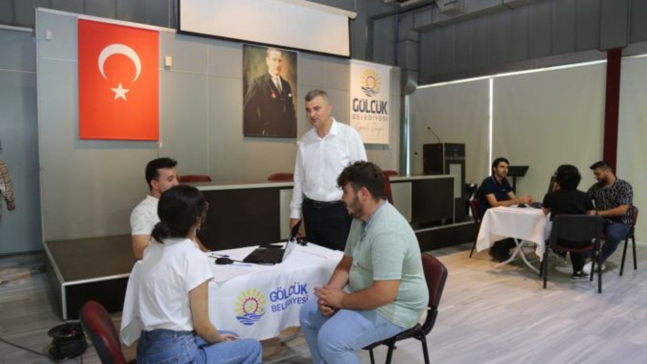 Gölcük Belediyesi öğrencilerin yanında
