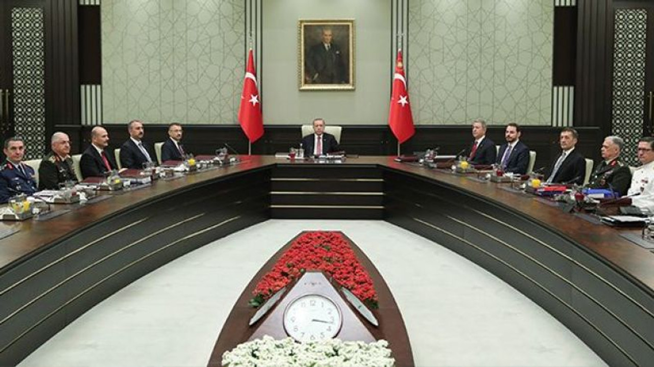 23 general ve amiral bir üst rütbeye, 77 albay ise general ve amiralliğe yükseltildi