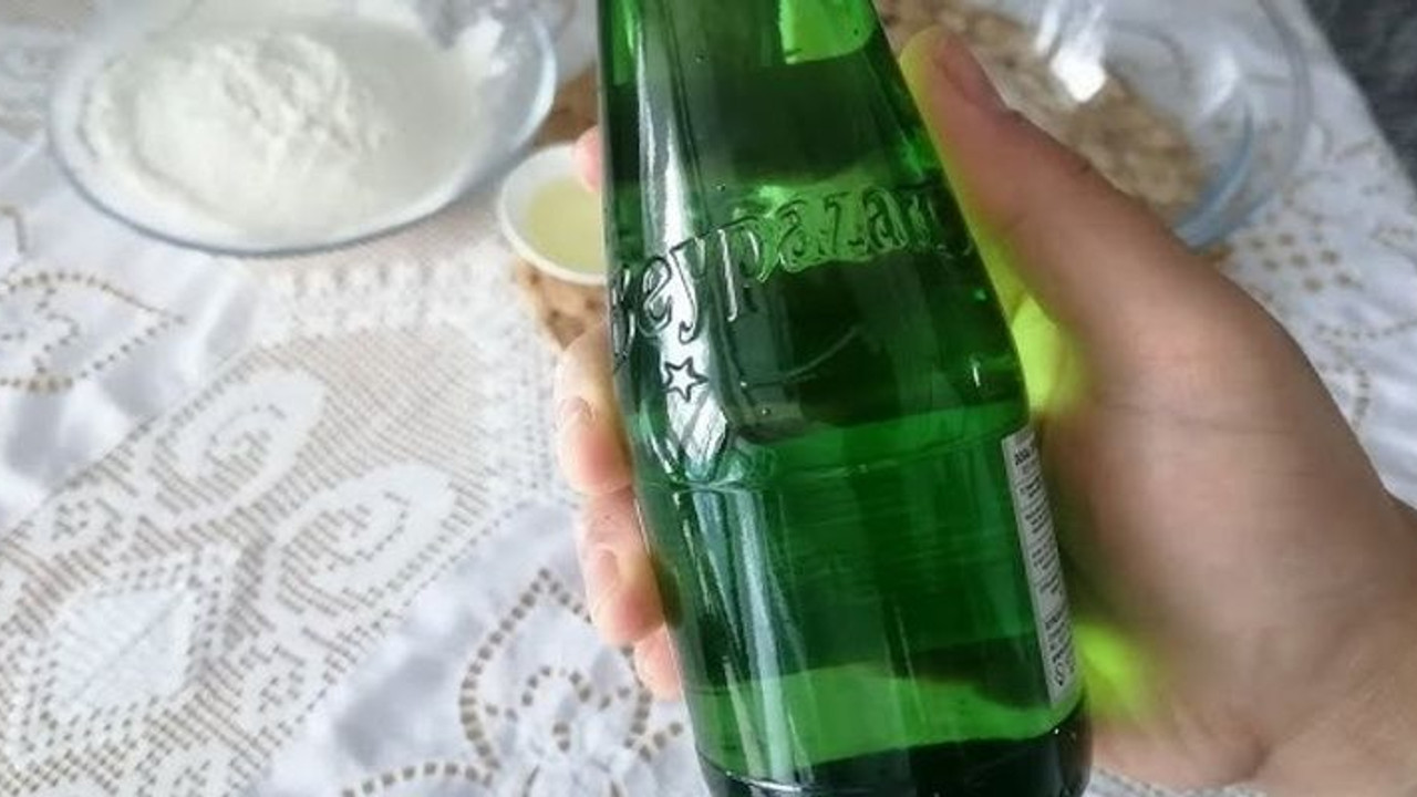 Yüzünüzü saf maden suyuyla yıkamalısınız! Bakın maden suyu cilde ne yapıyor