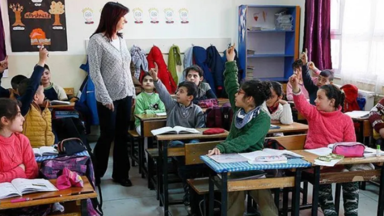Sözleşmeli öğretmen eşlerinin yer değiştirme başvuruları ne zaman?