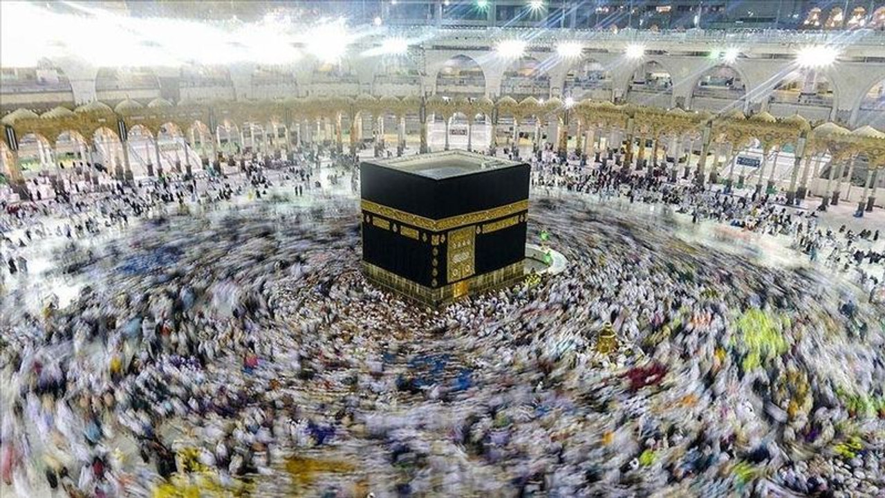 Diyanet yöneticilerinin eşleri özel vizeyle hacca gitti iddiası!