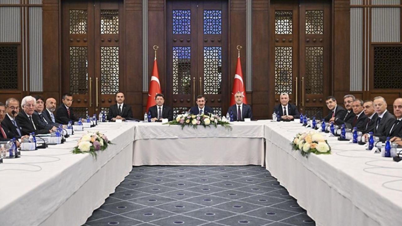 Cumhurbaşkanı Yardımcısı Yılmaz, TİSK heyetini kabul etti