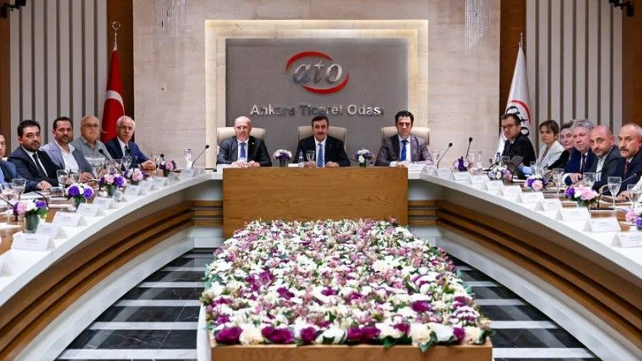 Cumhurbaşkanı Yardımcısı Yılmaz, ATO’da sektör temsilcileriyle bir araya geldi