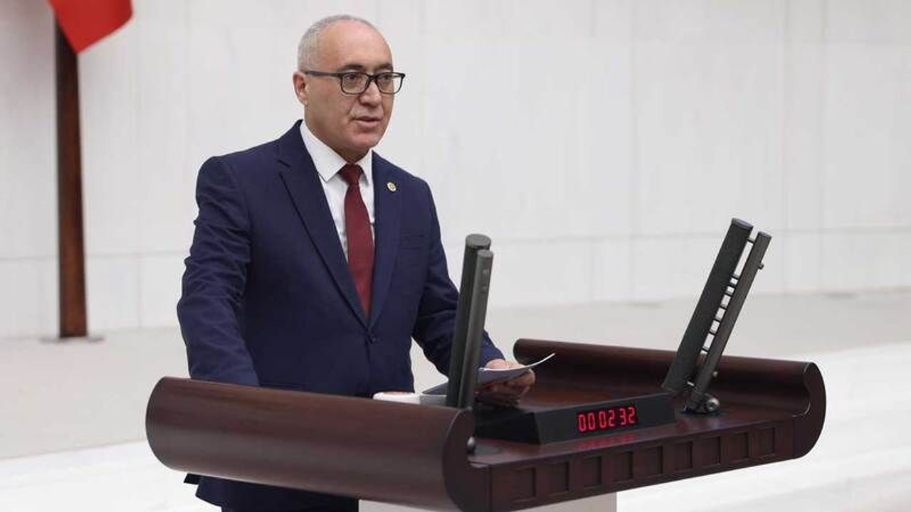 Kocaelili vekil fazla mesaileri ödenmeyen işçileri meclise taşıdı