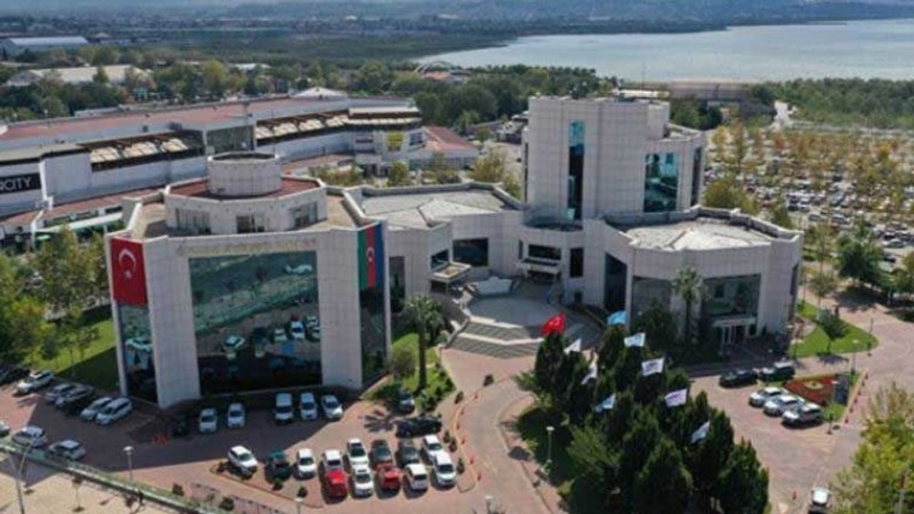 Büyükşehir’de 4 daire başkanı 16 şube müdürü değişti!