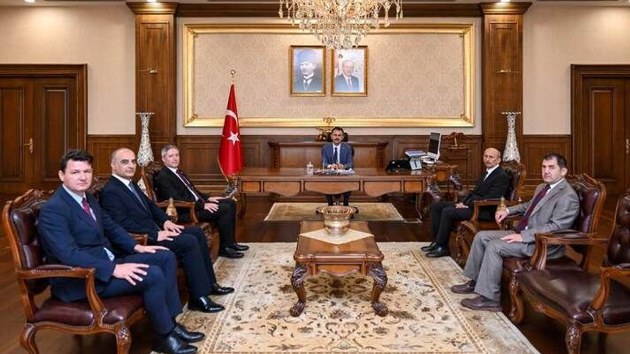 Kocaeli Defterdarlığı Görevine Atanan Osman Eşgin, Vali İlhami Aktaş’ı ziyaret etti