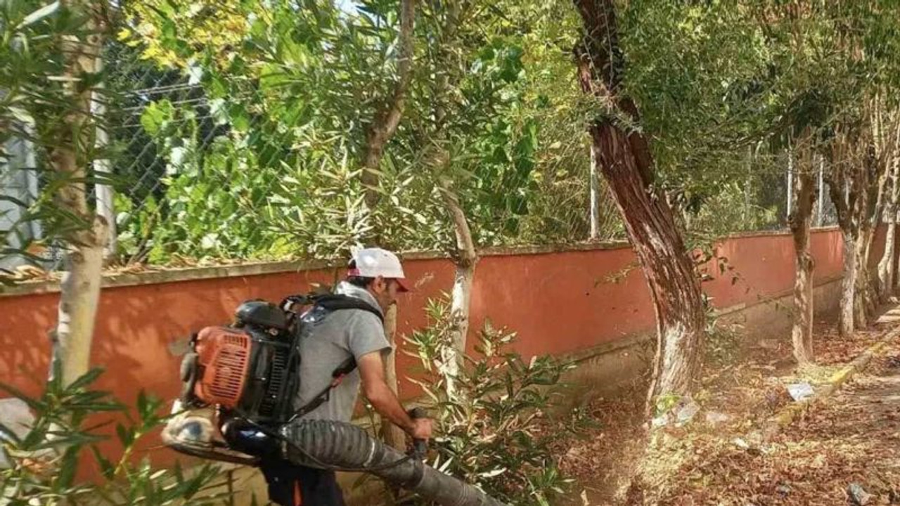Körfez’de okul bahçeleri temizlendi