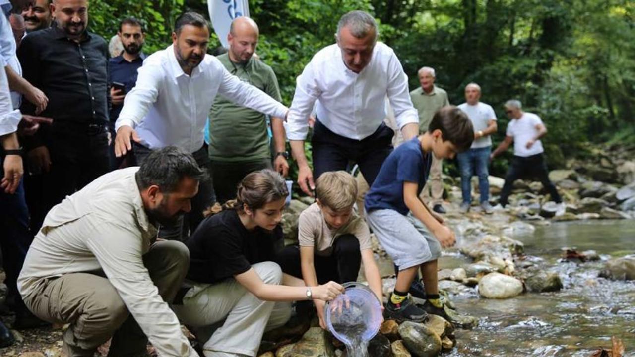 Benekli alabalıklar dereye salındı “Bu dünyanın sahibi, hâkimi değiliz”