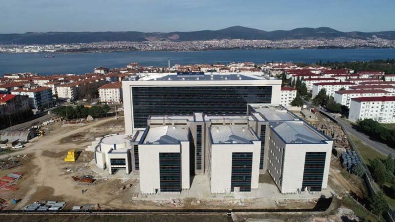 AKP’ye hastane açılışı eleştirisi
