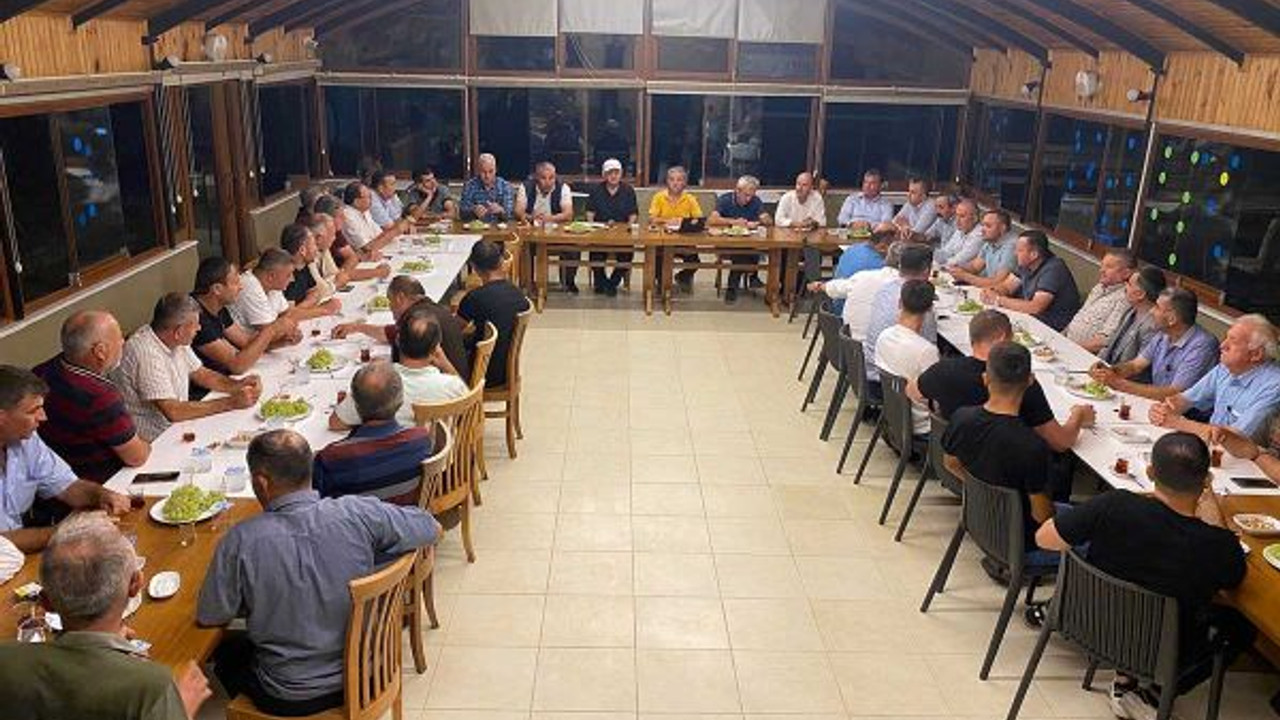 Kandıralı muhtarlar çöp tesisine karşı toplandı