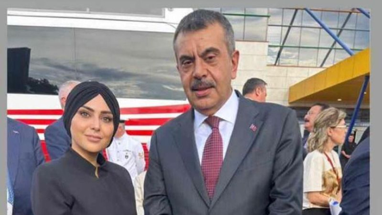 MESEM tartışmalarının göbeğindeki isim bakanla böyle poz verdi!