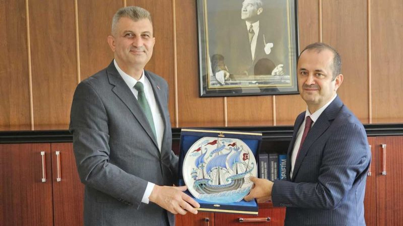 Çakmak işe başladı ilk ziyaretçisi Sezer oldu