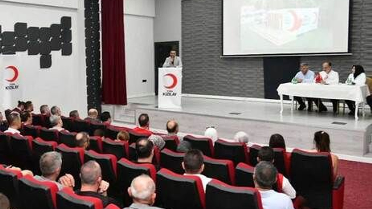 Kızılay Başiskele'de yönetim belli oldu