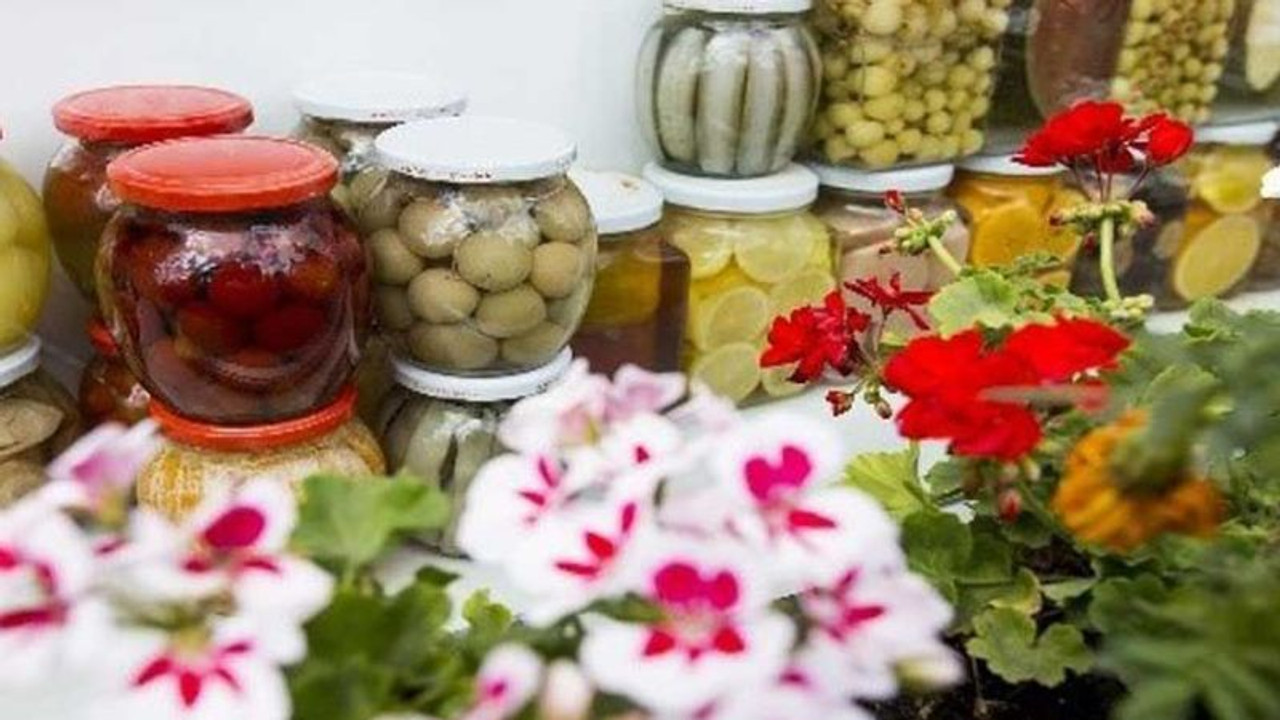Evde konserve yaparken bunu yaparsanız zehirlenirsiniz
