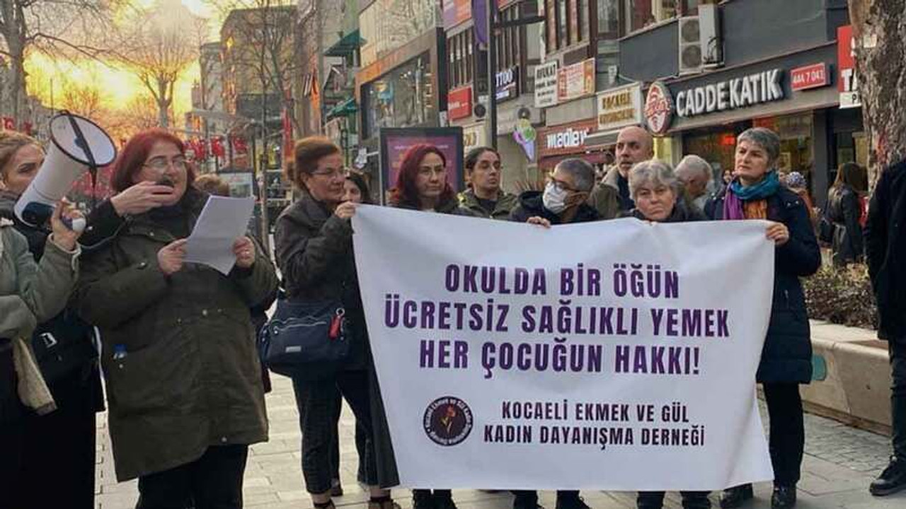 Kocaeli’de öğrencilere bir öğün ücretsiz yemek istediler