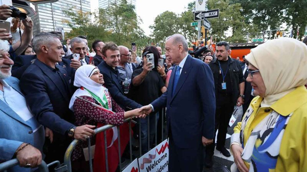 Erdoğan, TÜRKEN Vakfı'nı ziyaret etti