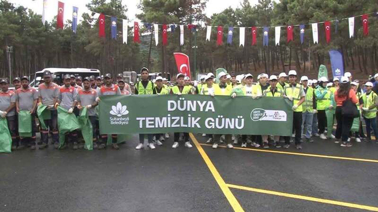 Bakan Bak, çevre temizliği farkındalık etkinliğine katıldı