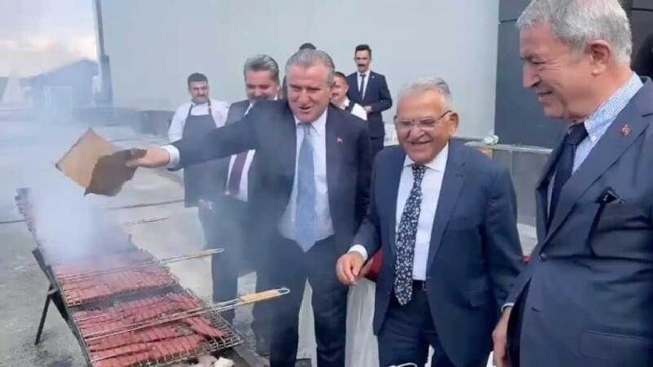 Mangal partisinde buluşan AKP'lilere tepki yağdı