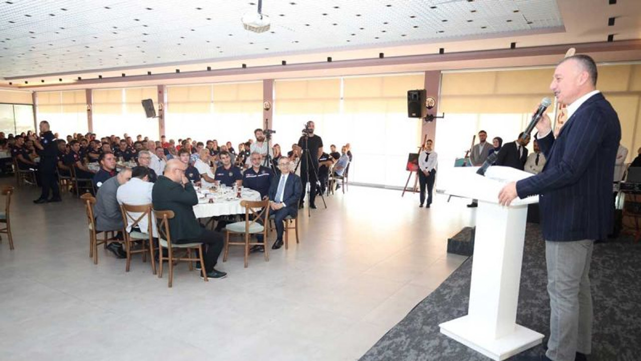 Büyükakın kahramanlarla bir araya geldi