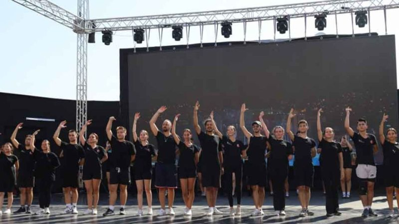 Hürriyet’ten gösteriye davet
