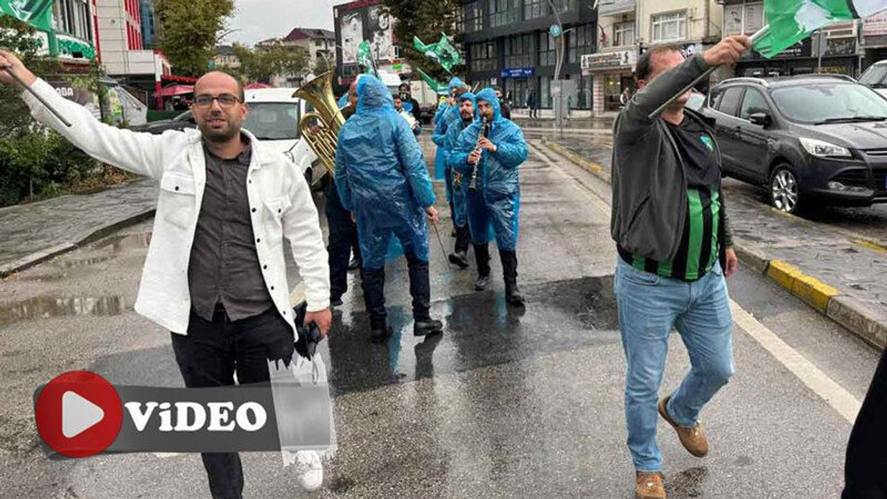Kocaelispor bandosu şehri inletiyor