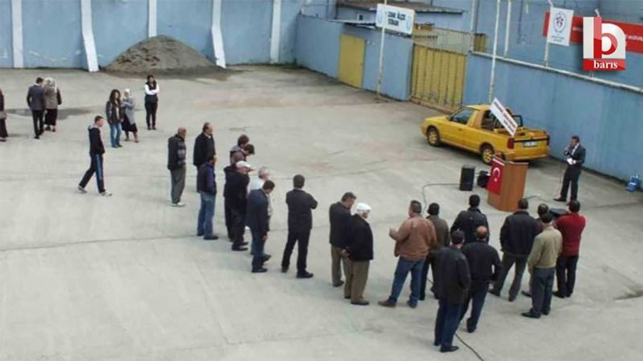 İmamoğlu ve Yıldırım'a rakip olmuştu...Ailesini bıçakladı
