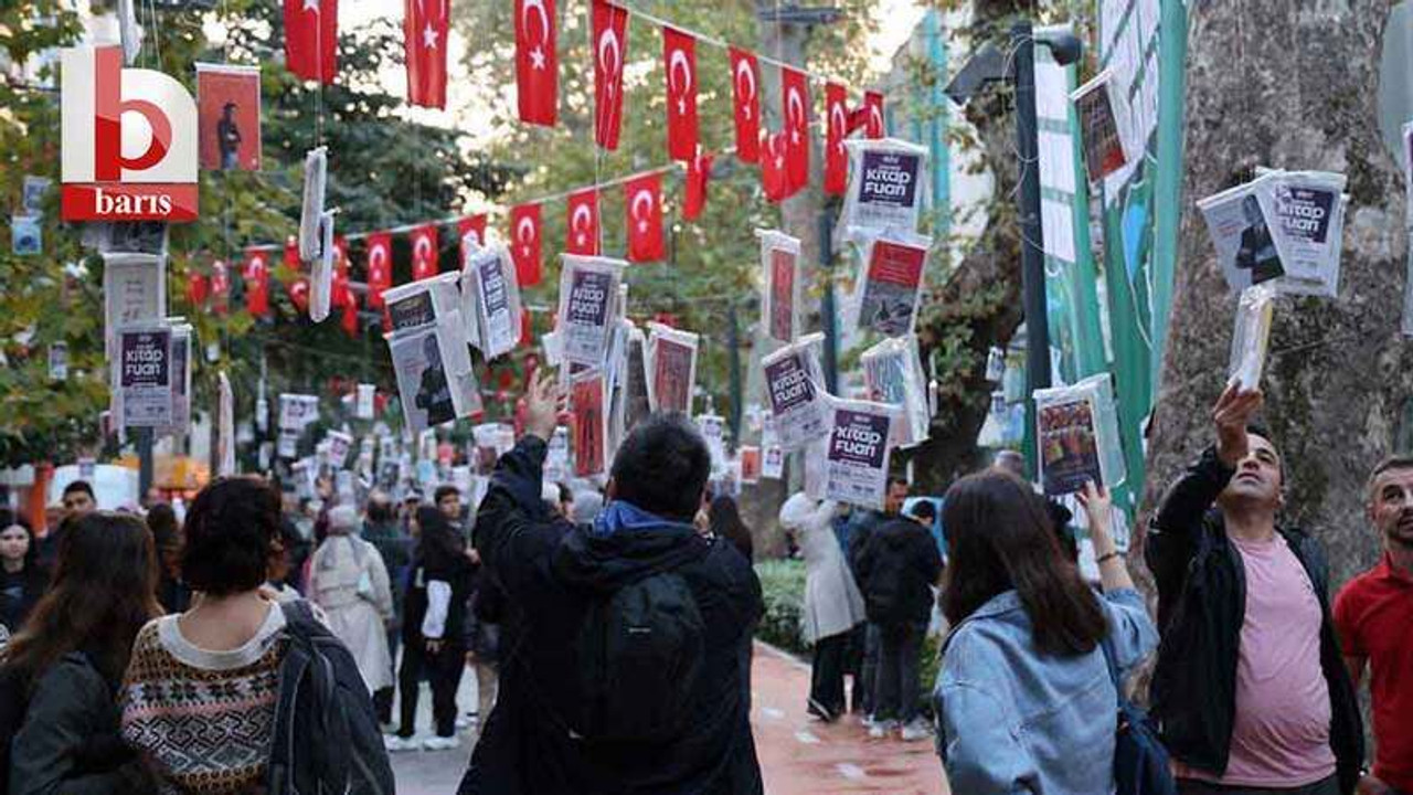 Yürüyüş yolunda asırlık çınarlar kitap açtı