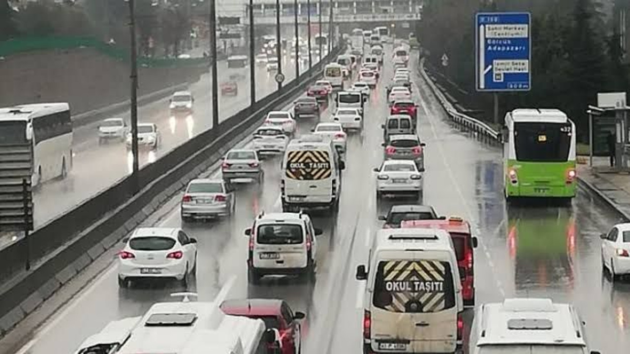 İzmitli vatandaş trafik keşmekeşine böyle isyan etti