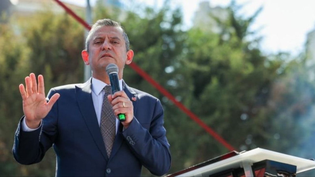 Özgür Özel'den 'Ayağa kalkma' eleştirilerine yanıt geldi