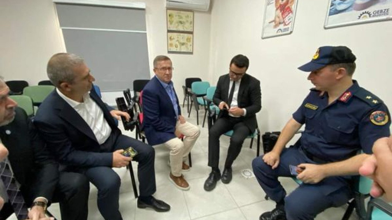İYİ Partili vekil de Gebze'deki katliam yerine gitti