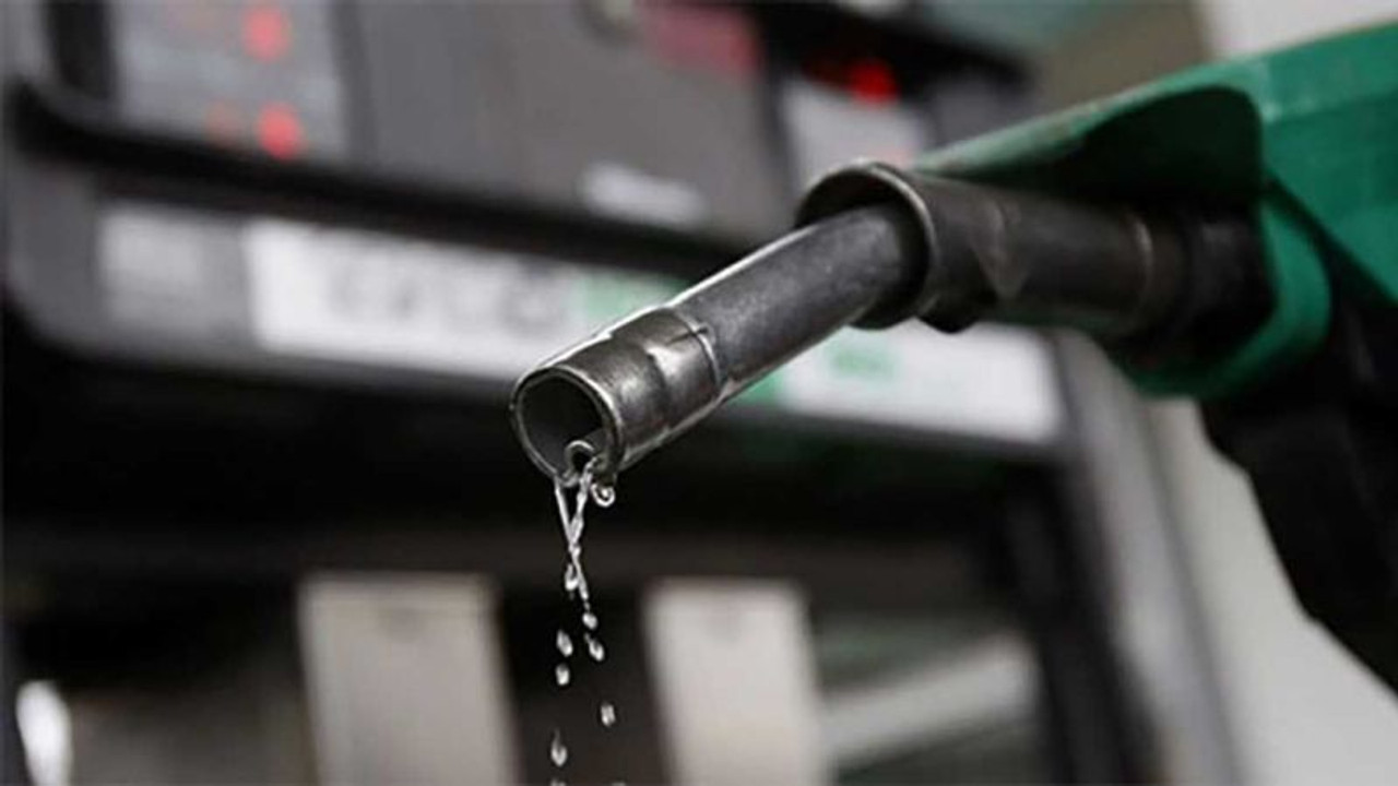 Benzine büyük zam geldi!