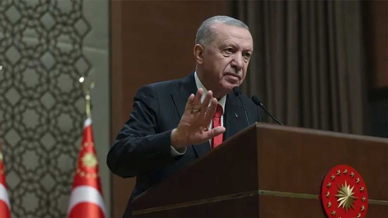 Erdoğan: Resmi plakalı araca binmek bir kişiyi devlet adamı yapmaz