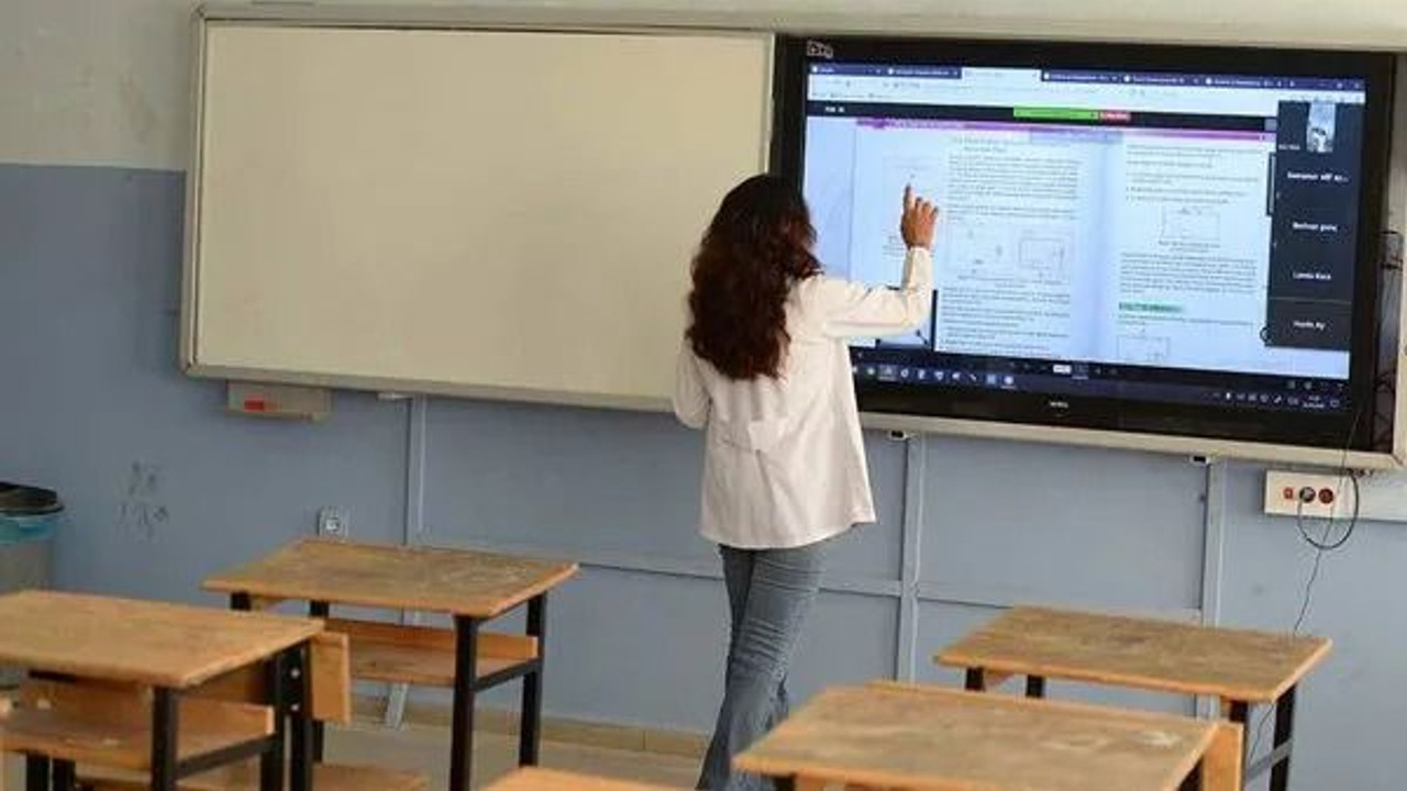 MEB’te gerici adımlar... Kadın öğretmenlere ‘giyim dersi’ verilecek