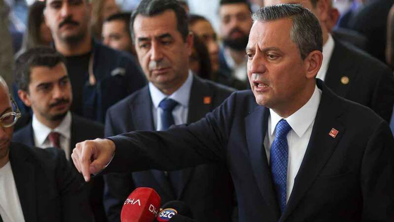 Özel iktidara yüklendi “Para çarpmaya çalıştılar”